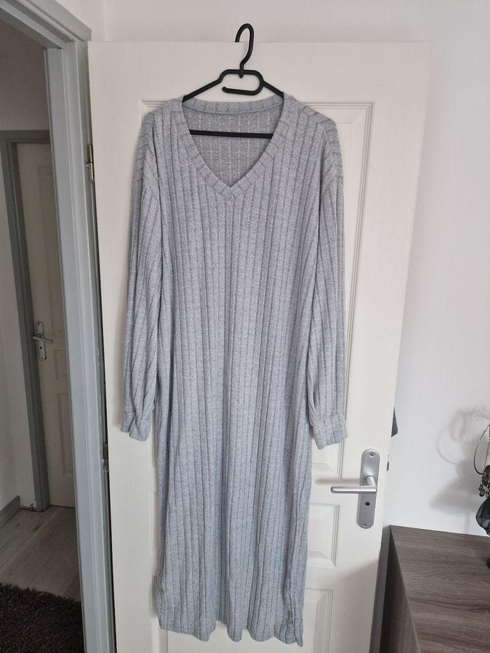 Robe longue pull neuf - photo numéro 1