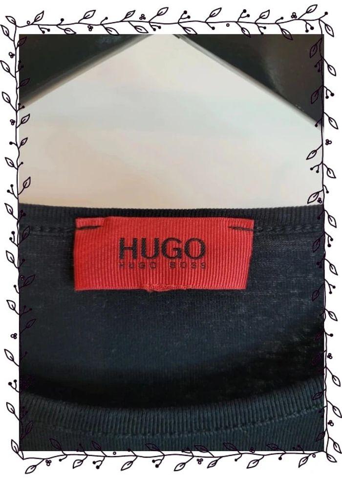 Joli T-shirt Hugo Boss taille L - photo numéro 3