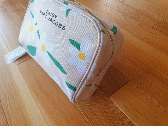 Trousse De Toilette "MARC JACOBS" en Toile Jaune Beige neuve sous blister. - photo numéro 3