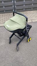 Pousette doona + 2 bases isofix et les accessoires