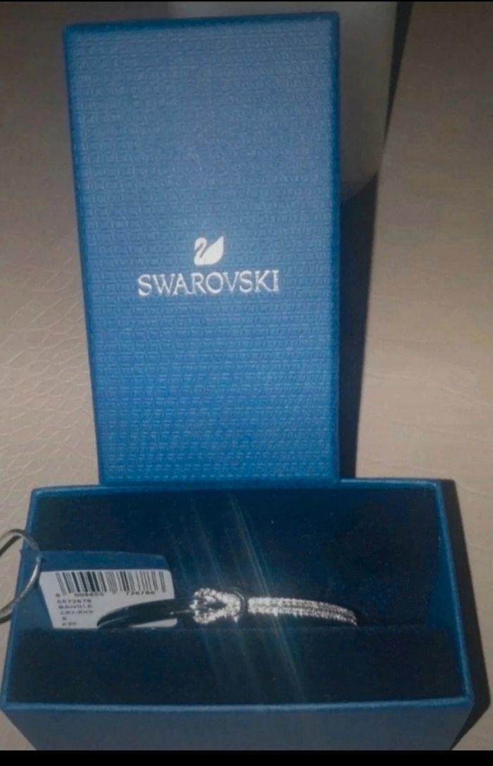 Très beau bracelet  Swarovski  neuf sans étiquette 🏷 - photo numéro 2