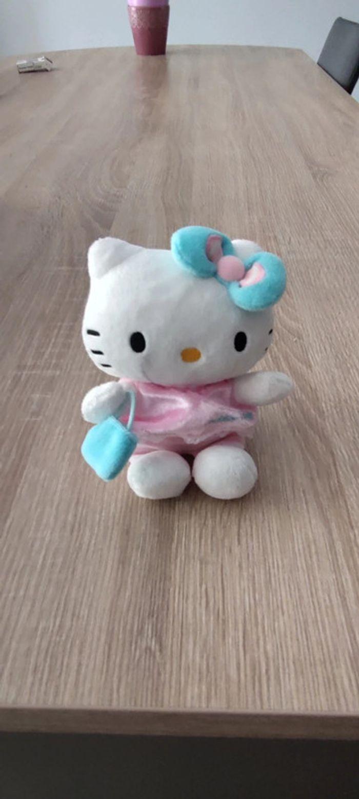 Doudou peluche Hello Kitty - photo numéro 3