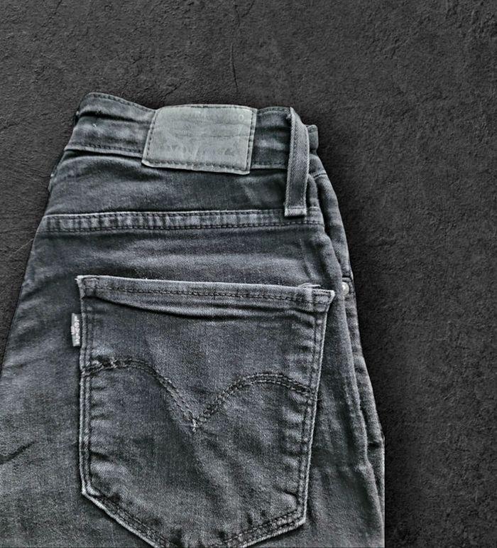 Jeans Levi's Femme 721 27×30 Noir Bon état - photo numéro 3