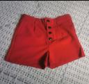 Short rouge taille 38