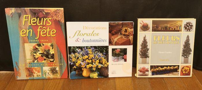 Lot livres décorations fleurs - photo numéro 1