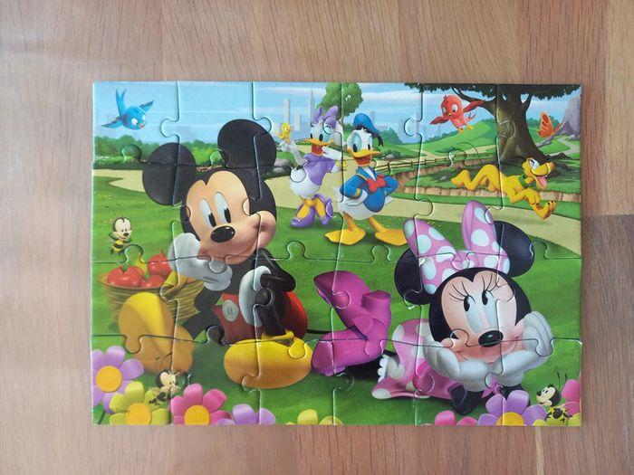 Puzzle mickey minnie 24 pièces - photo numéro 1