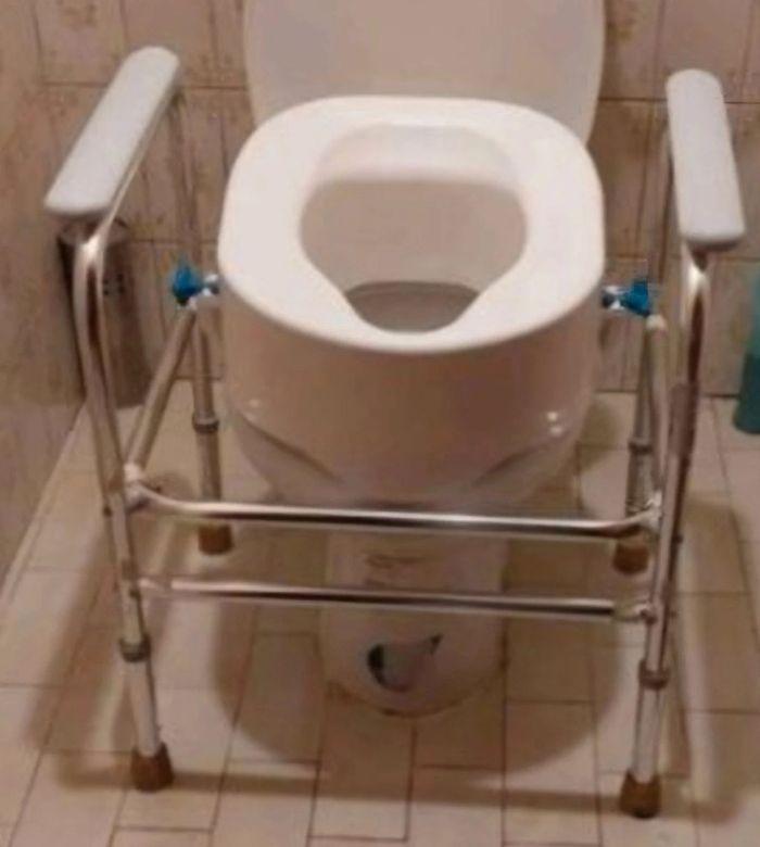 Rehausseur toilette adulte  et armature - photo numéro 1