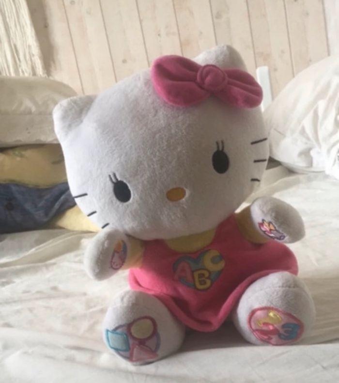 Peluche interactive et éducative Hello Kitty - photo numéro 1