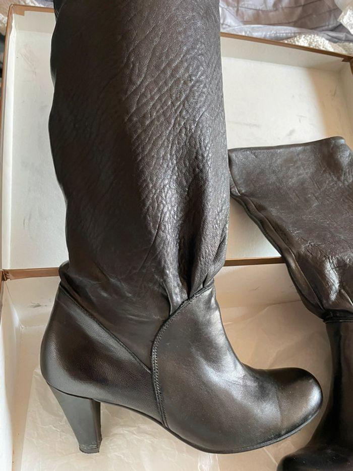 Bottes noir en cuir - photo numéro 2