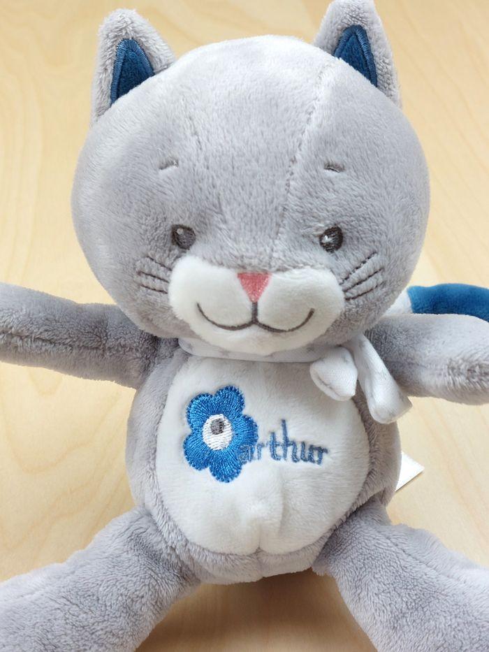 Doudou peluche chat BEBISOL Arthur et Lola gris bleu écharpe étoile TTBE - photo numéro 2