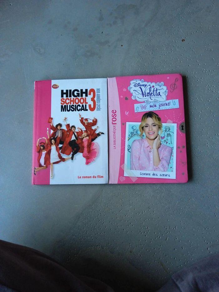 Livre Violetta " mon journal" et high school musical 3 - photo numéro 1