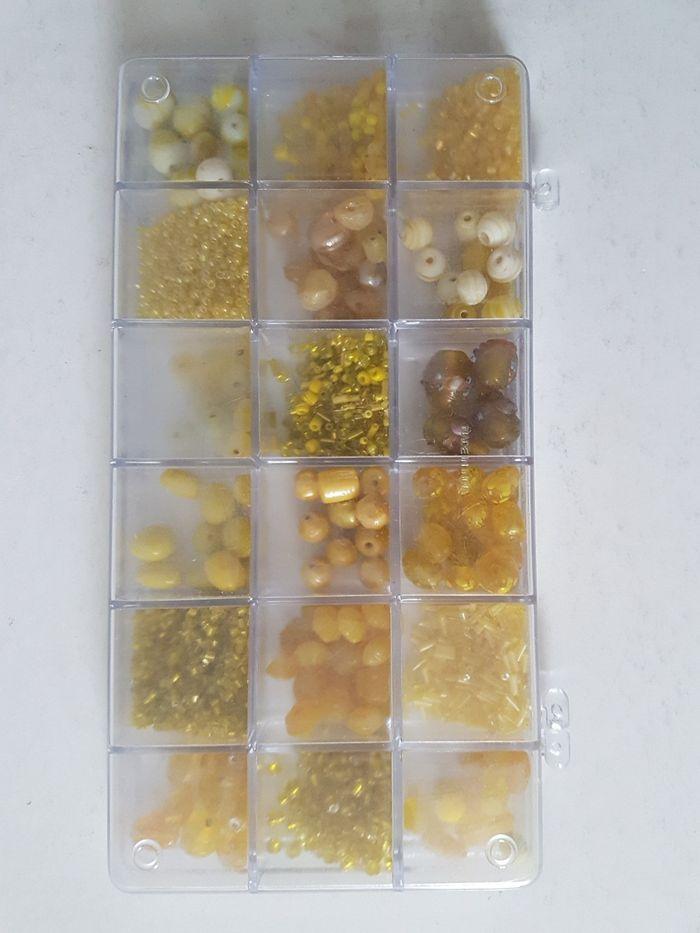 Lot de 18 compartiments de perles - photo numéro 1