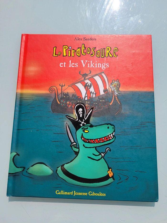 Livre grand format Le Piratosaure et les Vikings - photo numéro 2