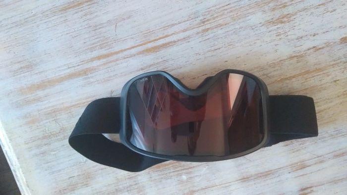 Lunette de ski
Jamais porté - photo numéro 1