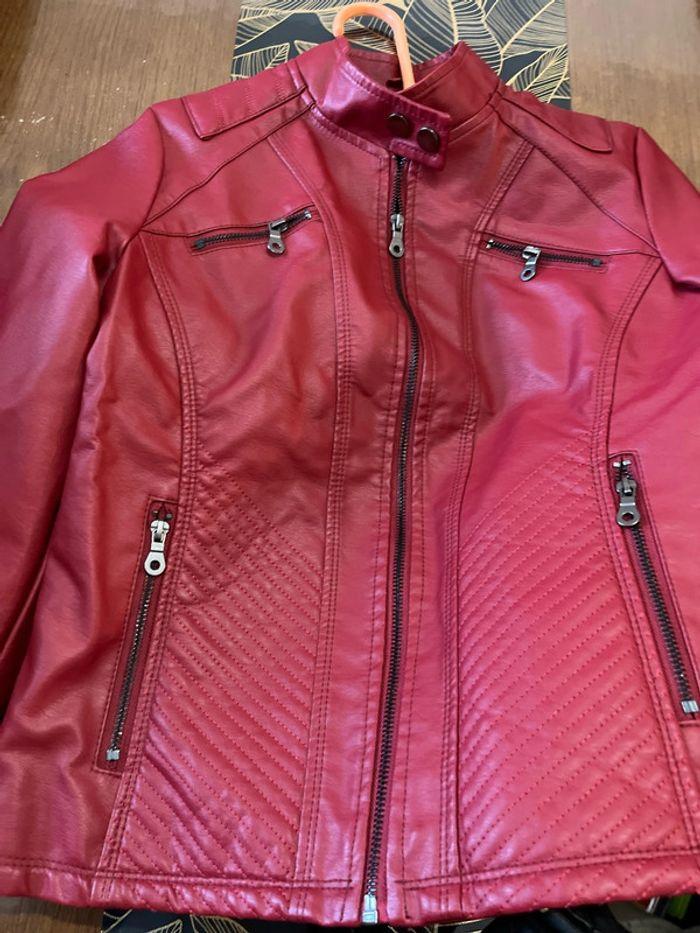 Blouson rouge neuf jamais porté - photo numéro 3