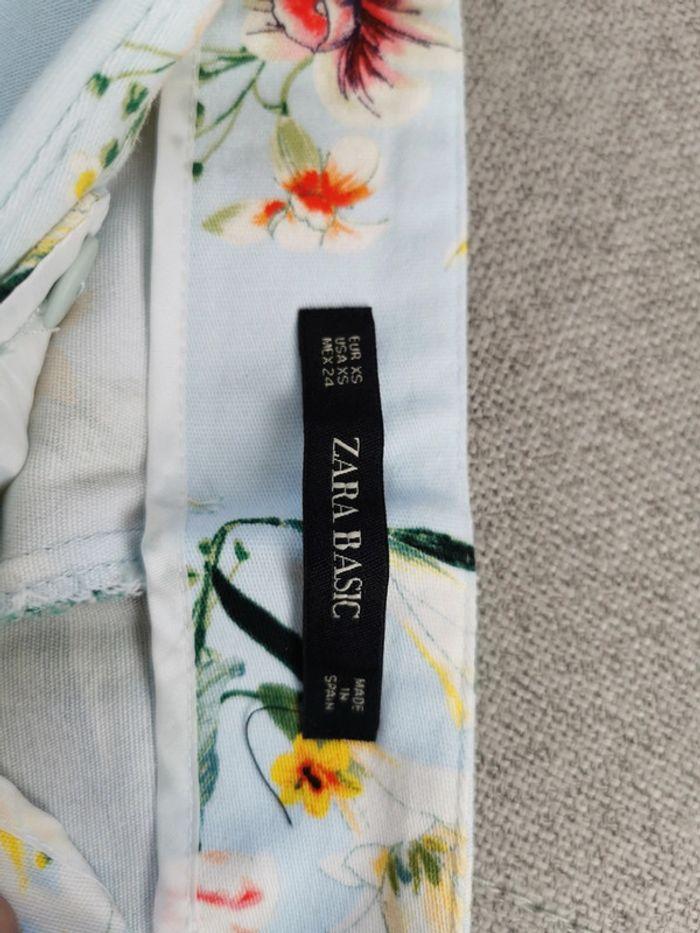 Short taille haute Zara bleu ciel et fleuri taille XS - photo numéro 3