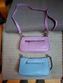 2 petits sacs couleur bleu clair et mauve