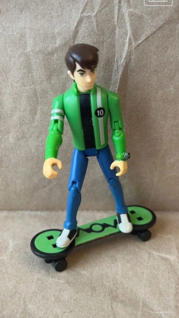 Bandai Ben 10 2008 Rare figurine Ben Tennyson skateboard veste verte - photo numéro 1