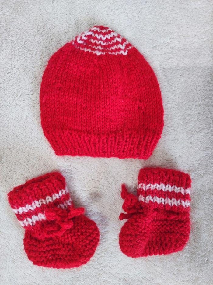 Lot bonnet + chaussettes