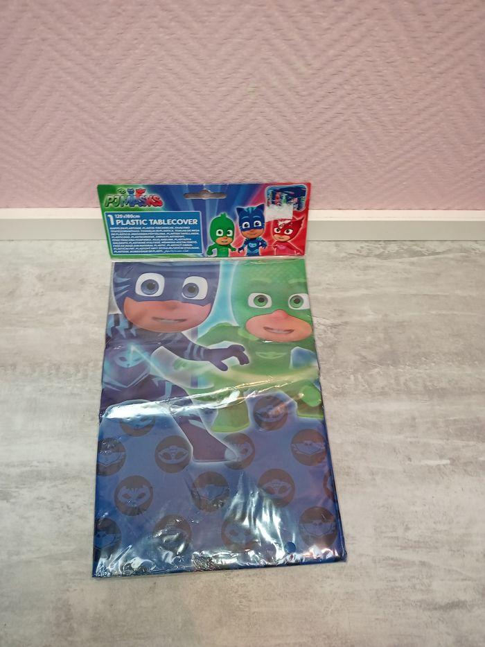 Nappe en plastique pjmasks pyjamasques - photo numéro 1