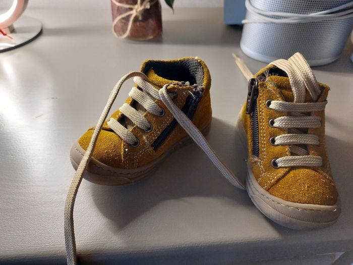 Vend chaussure bébé taille 19 - photo numéro 2