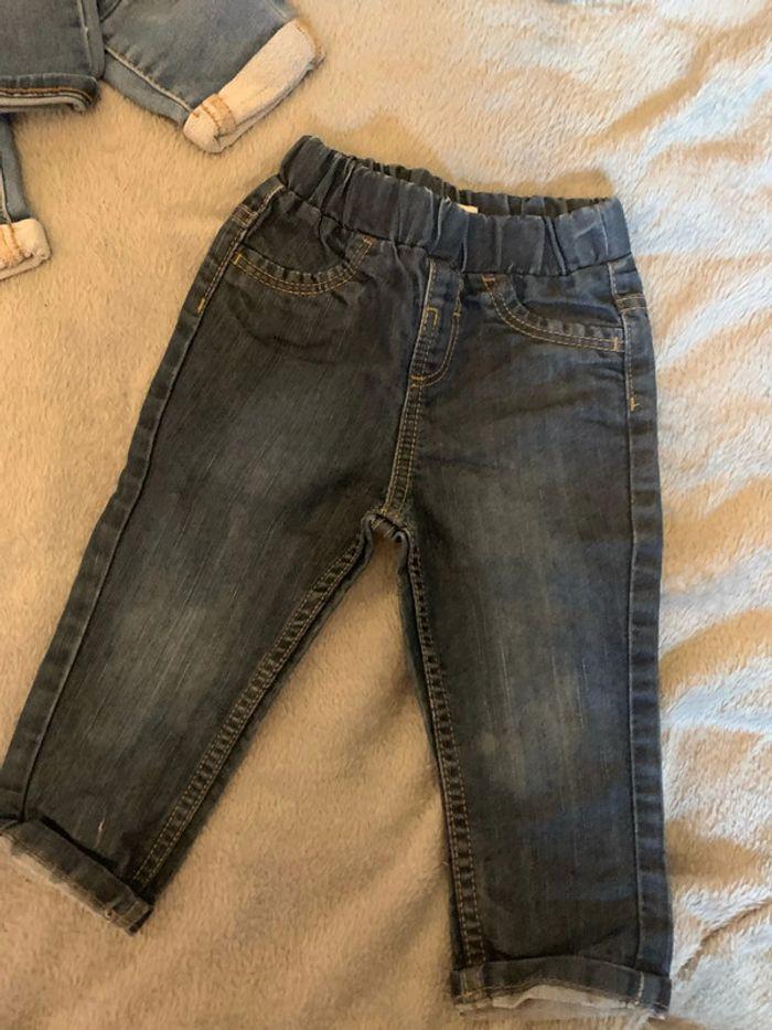 Lot jean enfant taille 18 mois - photo numéro 2