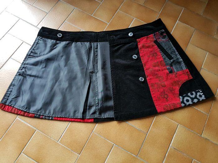 Jupe Desigual T.36 noir rouge gris - photo numéro 2