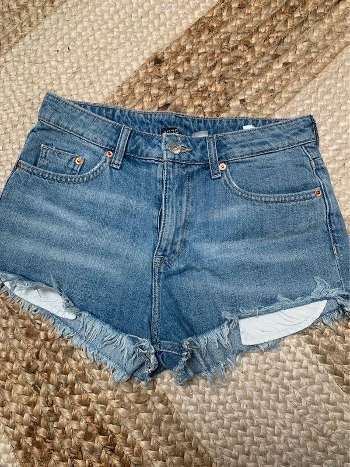 Short jean effet déchiré H&M - photo numéro 1