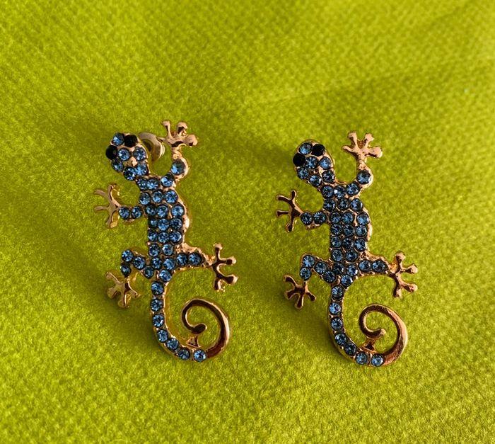 Magnifiques boucles d’oreilles à clous salamandre bleue et dorée en alliage de zinc - photo numéro 2