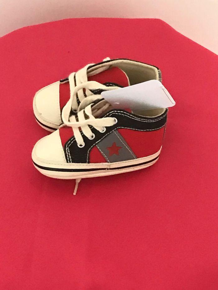 Chaussures bébé (pas de taille) - photo numéro 2