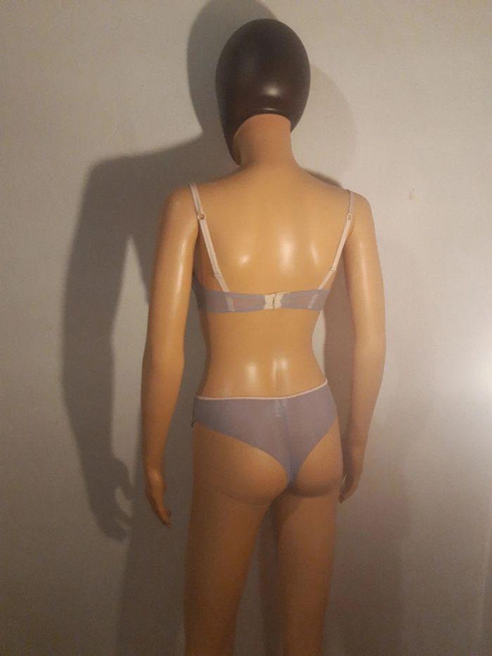 Soutien-gorge gris et couleur nude taille 90B - photo numéro 3