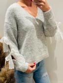 💐 Pull gris col V laine et noeud dentelle TU 36/42