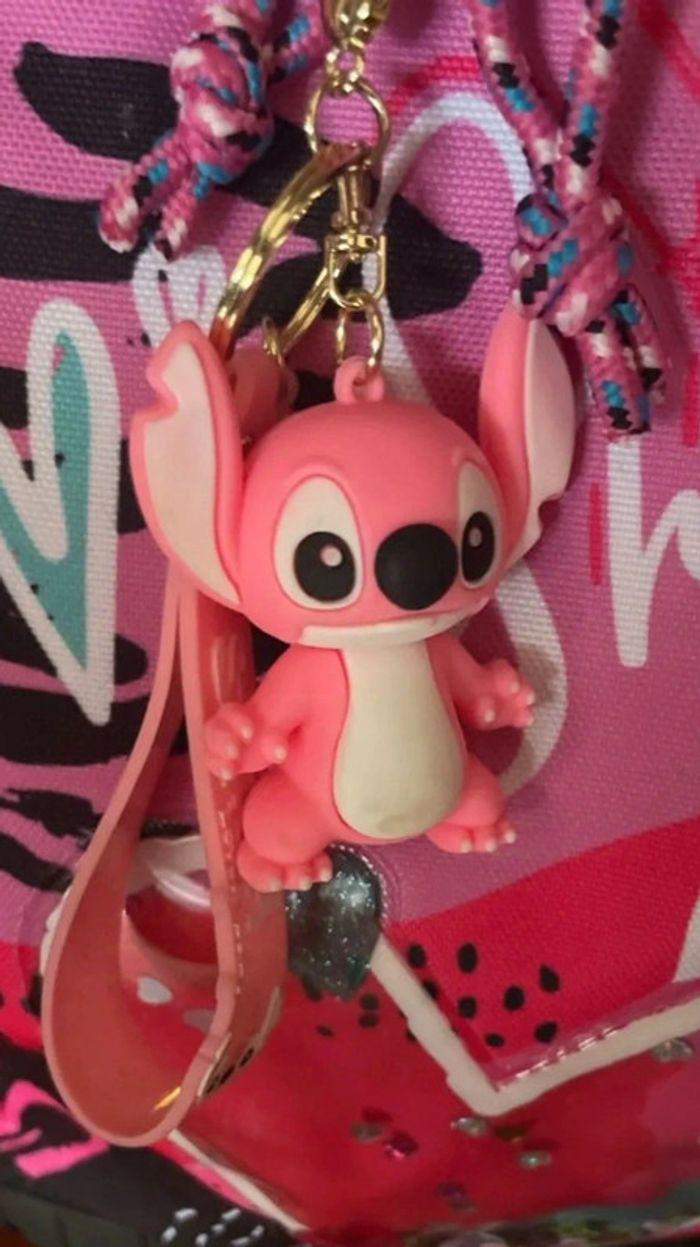 Porte clés Disney Stitch rose - photo numéro 1