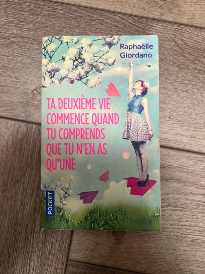 Livre «  ta deuxième vie commence quand tu comprend que tu n’en as qu’une » - photo numéro 1