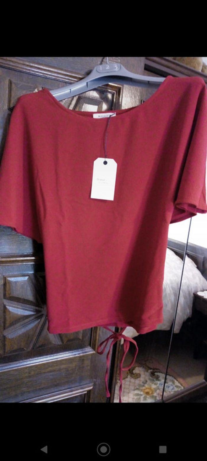 Haut  tee-shirt neuf rouge Brandalley - photo numéro 1