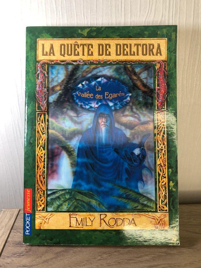 Livre fantastique fantasy donjon rpg la quête de deltora la vallée des égarés - photo numéro 1