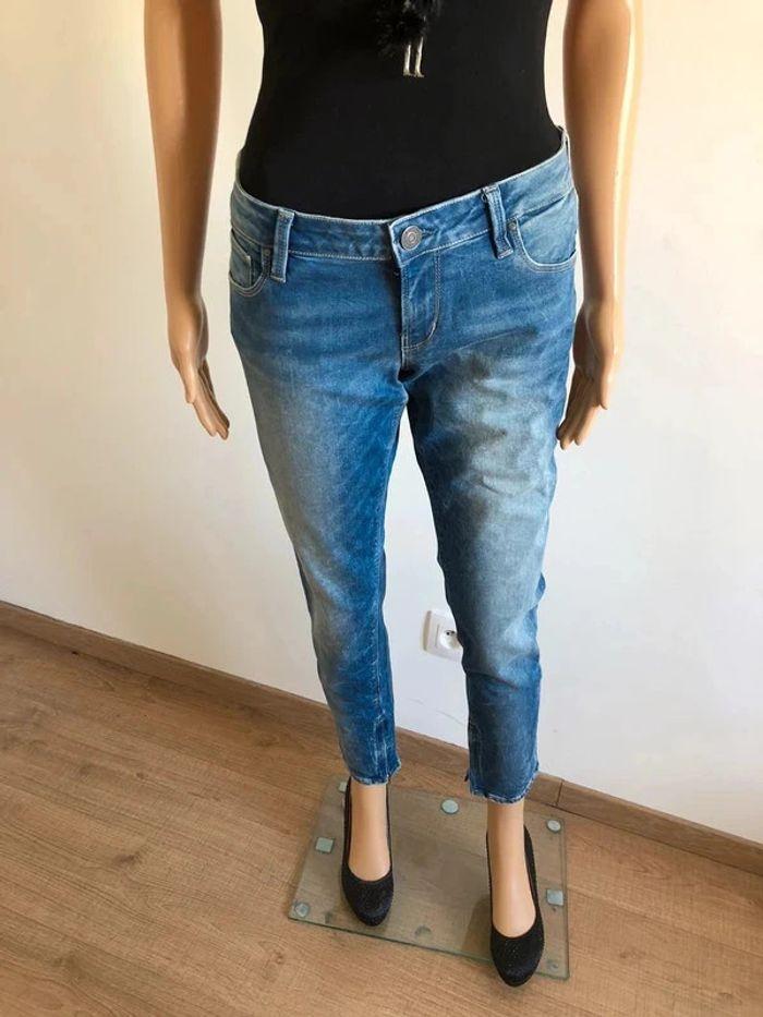 Jean skinny ultra low neuf Guess taille US 31 (valeur 105€) - photo numéro 1