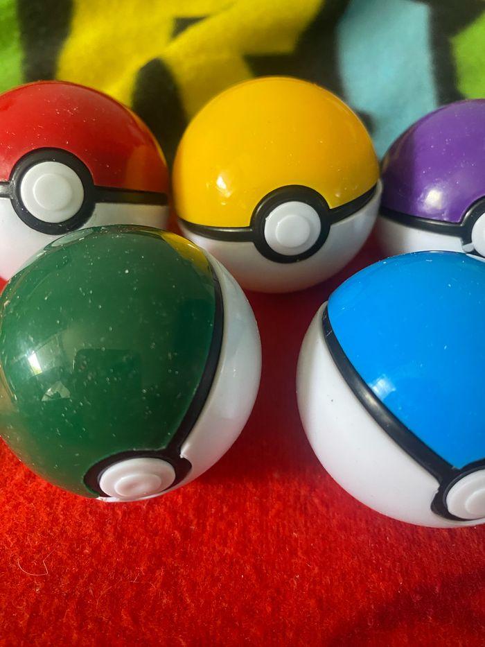 Lot 5 pokeballs multicolore (2 Pokemon à l’intérieur) - photo numéro 2