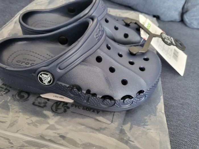 Crocs bleu taille 29/30 - photo numéro 2