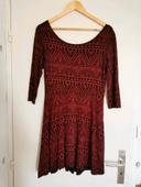 Robe bordeaux motifs ethniques