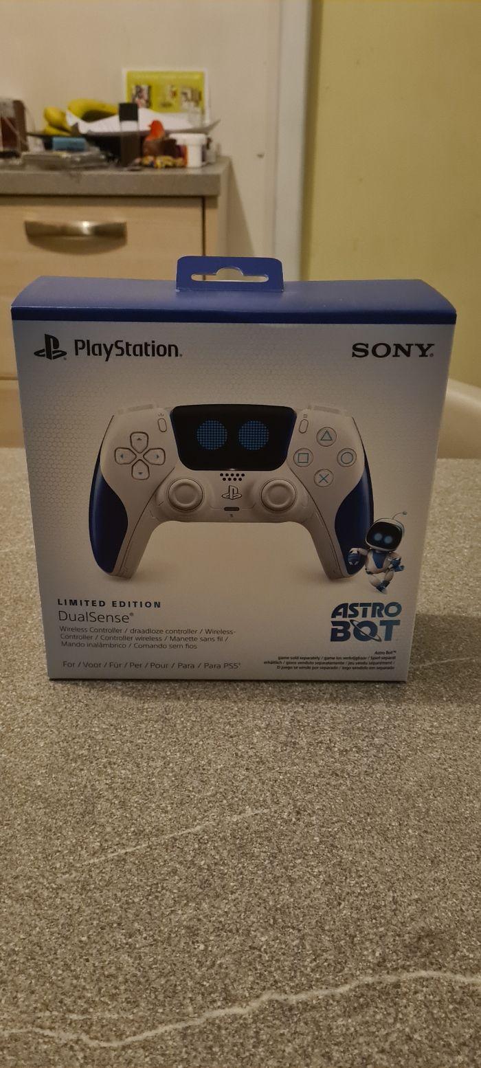 Manette sans-fil DualSense  - Astro Bot Édition Limitée - photo numéro 4