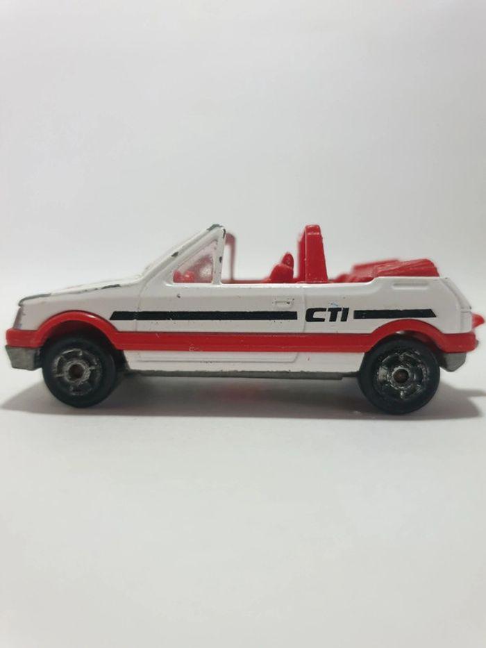 Peugeot 205 Cabriolet CTI Blanc Majorette 201 210 - 1/53 🇫🇷 - photo numéro 11