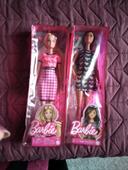 2 barbie +trousse