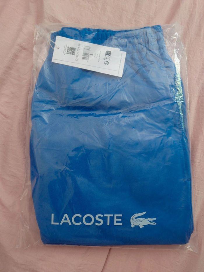 Short Lacoste Neuf Taille S - photo numéro 1