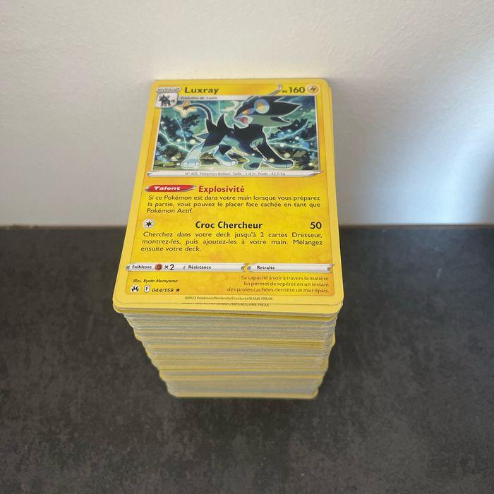 Lot d’environ 300 cartes pokemon Zénith Suprême