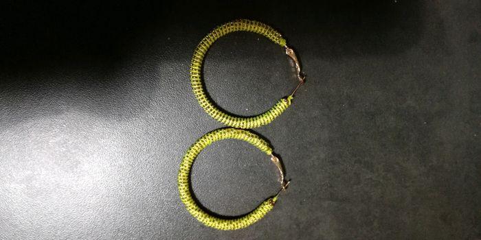 Boucles d'oreilles jaunes et or - photo numéro 1