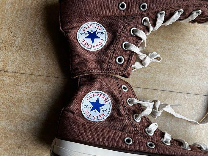 Converse montante 36,5 chocolat très bon état - photo numéro 2