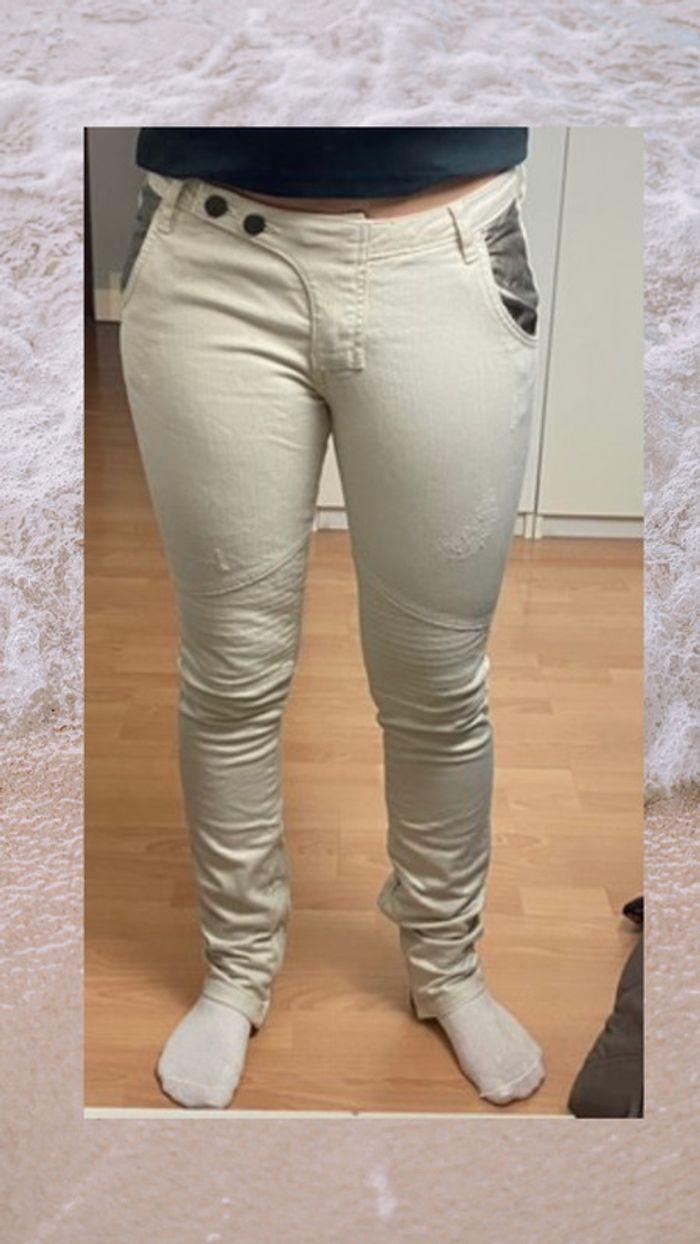 Pantalon beige - photo numéro 1