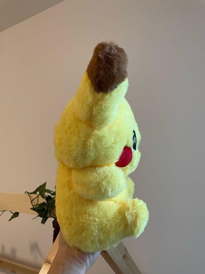 Peluche respirante lumineuse Pokémon Pikachu - photo numéro 10