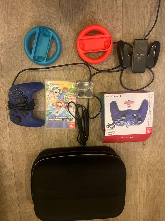 Switch + accessoires - photo numéro 1